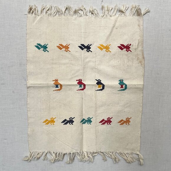 Handwoven Mexican Zapotec Oaxaco Embroidered Bird‎ Motif Vintage Towel 14x17 - Picture 1 of 9